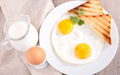 Cum au reacționat 25 de persoane care au consumat zilnic ouă și lapte. STUDIU