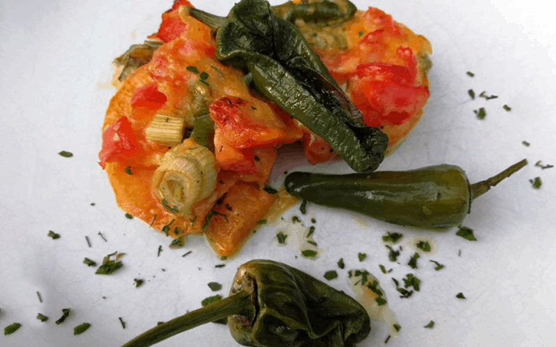 O rețetă de cartofi dulci picanți care poate reprezenta atât o variantă de prânz, cât și pentru cină.